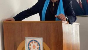 İqbal Məmmədov SSRİ-nin gerbi olan tribunada çıxış etdi -   FOTO — foto 1