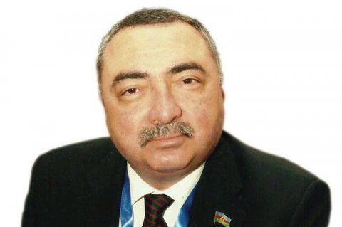 Rüfət Quliyev: "Milli Məclisin deputatları maaşlarından narazılıq etmirlər"