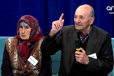 Oğul atasını və anasını küçəyə atdı – “Əziyyətlə aldığım evimə bizi buraxmır”