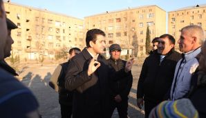Naqif Həmzəyev Gülüstan qəsəbəsinin sakinləri ilə görüşdü -      VİDEO — foto 3