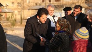 Naqif Həmzəyev Gülüstan qəsəbəsinin sakinləri ilə görüşdü -      VİDEO — foto 5