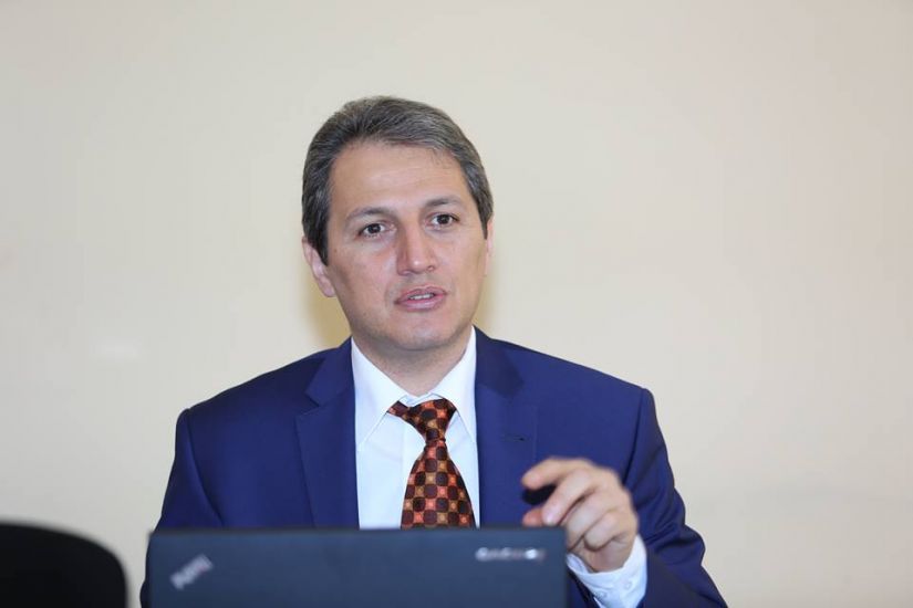 “Həyat yoldaşım 5 gündür COVID-dir, hələ də test götürməyiblər”
