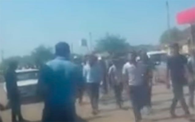 Saatlıda yolu bağladılar –     ETİRAZ AKSİYASI