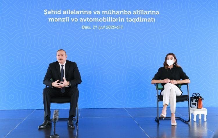 İlham Əliyev: "Çıxışımda demişdim ki, orada şüşələri qıranlar orduya yazılsınlar"
