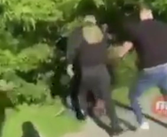 Ermənilərin zərbələri qarşısında “bu, kişilikdən deyil” deyən həmyerlimizin kimliyi məlum oldu -     FOTO