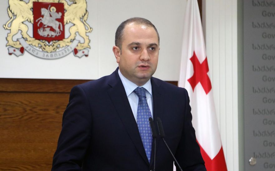 Baş Nazirin müşaviri: “Gürcüstandan Ermənistana 300 hərbi avtomobilin daşınması məlumatları yalandır”