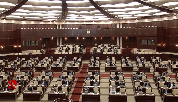 Deputatlara bayram pulu verdilər -     549 manat