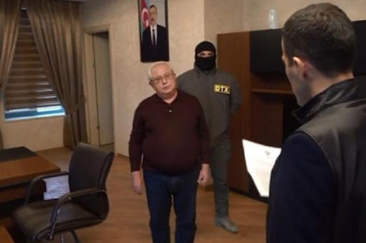 Eşşək südü satan icra başçısı hakim qarşısına çıxarıldı