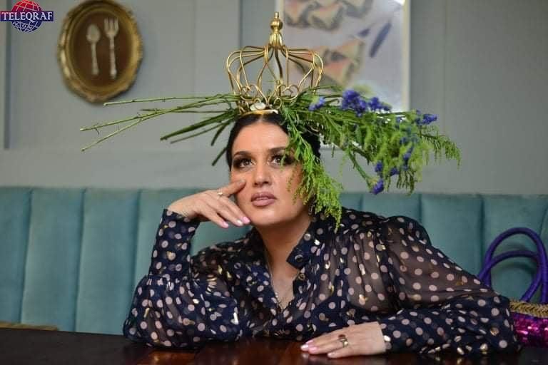 "Öpüşlərdən uzaqlaşmışam" -     Elza Seyidcahan