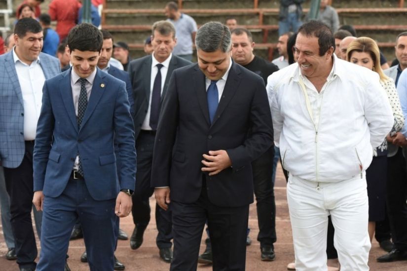 Ermənistanda çökdürülən müxalifət üçlüyü -     ŞƏRH