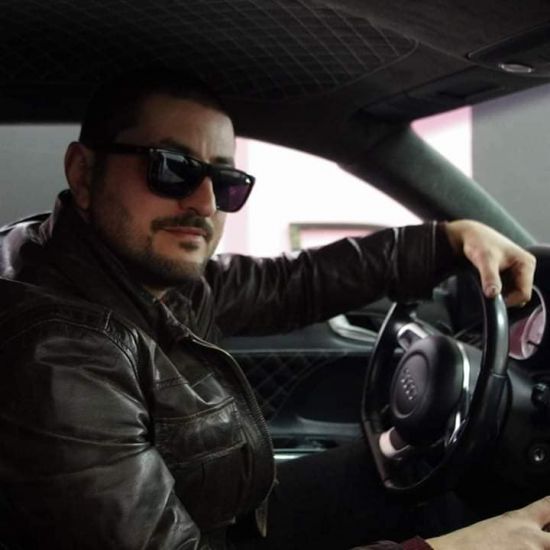 Oktay Gülalıyev vuran taksi sürücüsünün bahalı avtomobillərdə fotoları yayıldı