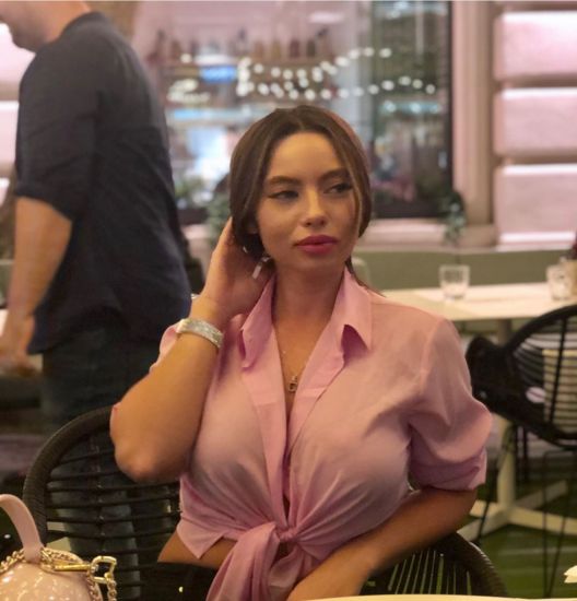Model "Bakı Xəbər" qəzetini təhqir etdi -       FOTO