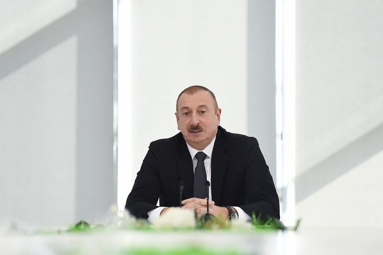 İlham Əliyev müxalif partiya sədrlərini təbrik etdi