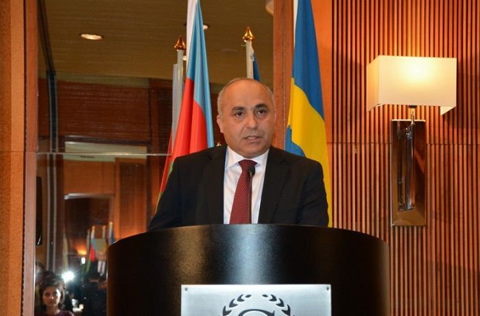 Adış Məmmədov səfir təyin edildi