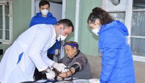 Heydər Əliyev Fondu tənha yaşayan yaşlı insanlara yardım etdi -       FOTOLAR — foto 9