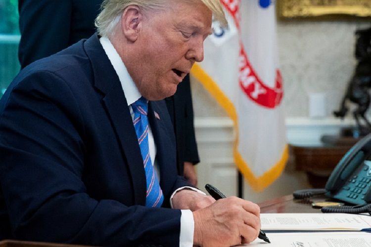 Trampdan 2 trilyon dollarlıq dəstək