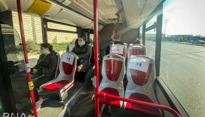 Bakıda avtobuslarda yanaşı oturmayın -     BNA — foto 1