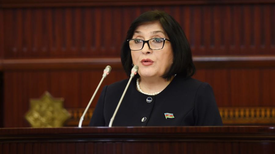 Milli Məclis sədri kreslonu dəyişdirdi -       Nümunəvi addım