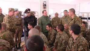Ermənistanın müdafiə naziri Azərbaycana gəldi –     FOTO — foto 2