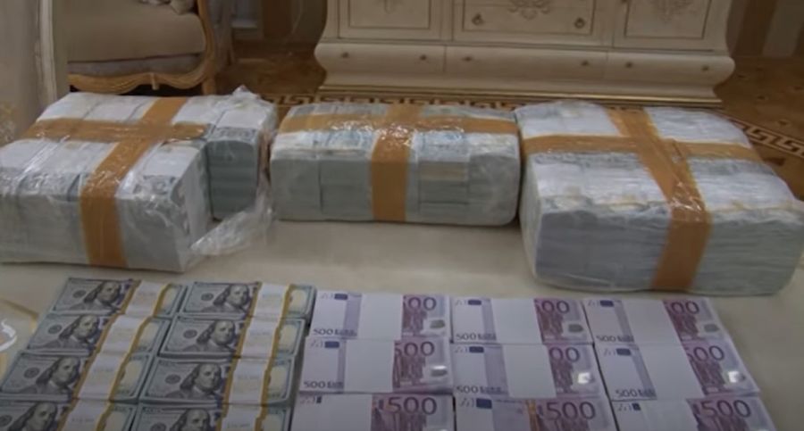 İcra başçısının bağlamalarda gizlətdiyi pullar üzə çıxdı -       FOTO