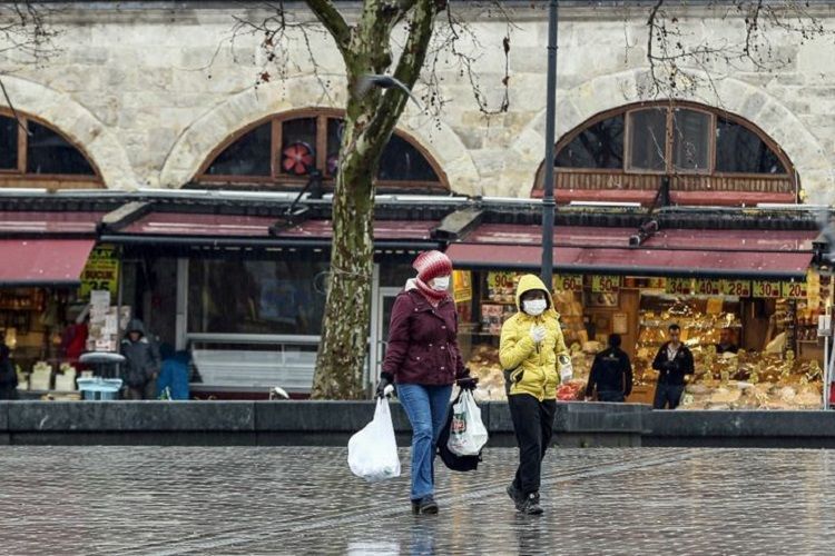 65-dən çox yaşı olanlar küçəyə çıxa biləcək -     QƏRAR