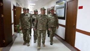 Məhərrəm Əliyev və Zakir Həsənov cəbhəboyu zonada növbəti hərbi hissədə olublar -       VİDEO — foto 5