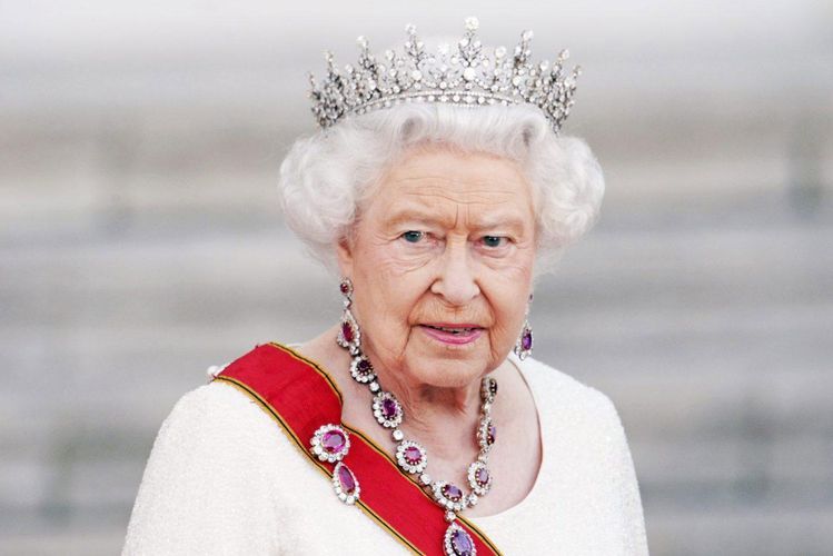 Kraliça II Elizabet Prezident İlham Əliyevə təbrik məktubu göndərdi