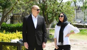 İlham Əliyev Pirsaat Baba ziyarətgahının yenidən qurulması çərçivəsində görülən işlərlə tanış oldu -   FOTO — foto 6