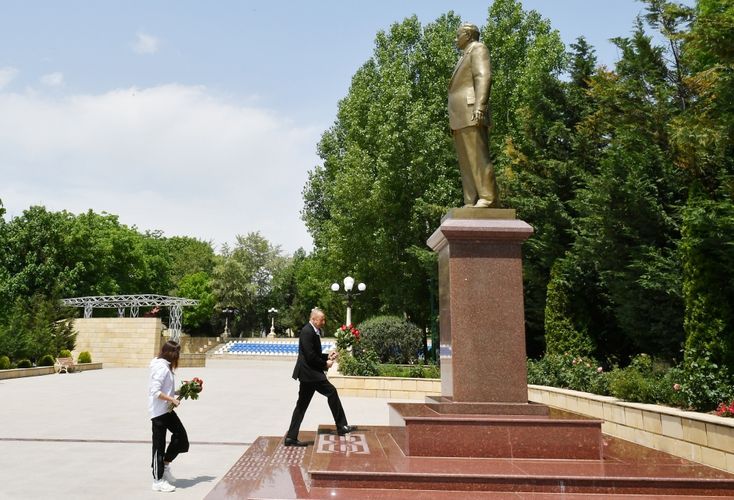 İlham Əliyev Şamaxıya getdi