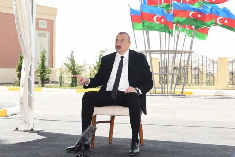 İlham Əliyev: “Ermənistanda ondan-bundan dilənə-dilənə, güc-bəla ilə yaşayırlar”