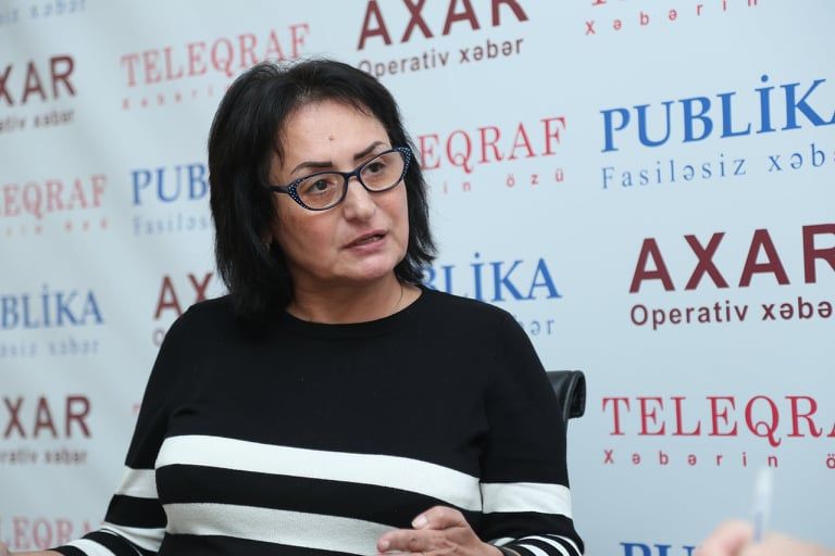 “Hərbi xəbərləri əzilib-büzülən qızlar yox, sanballı kişilər oxumalıdır”