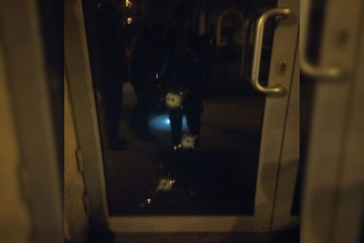 Azərbaycanın fəxri konsulluğu atəşə tutuldu