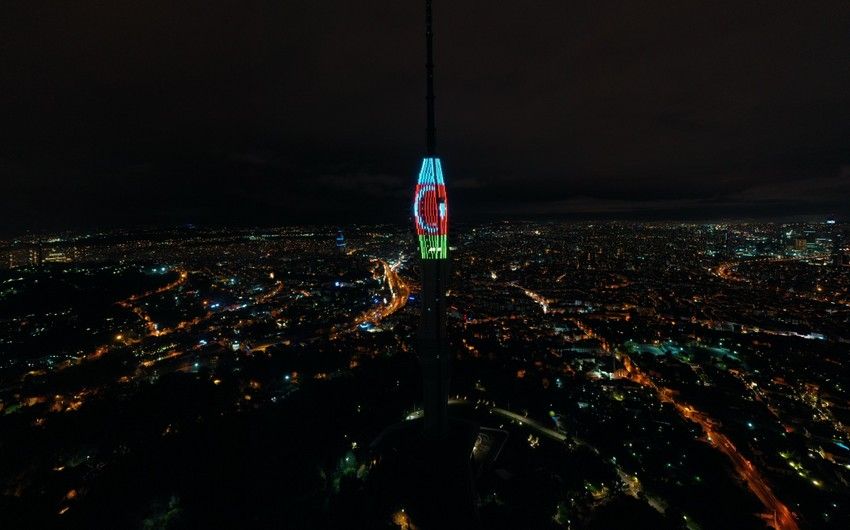 Çamlıca qülləsi Azərbaycan və Türkiyə bayraqları ilə işıqlandırıldı -       FOTO