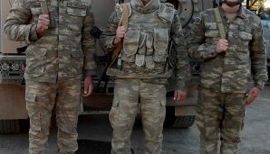 Bu əsgər silahdaşları ilə birgə düşmənin 7 tankını məhv edib -       FOTO — foto 1