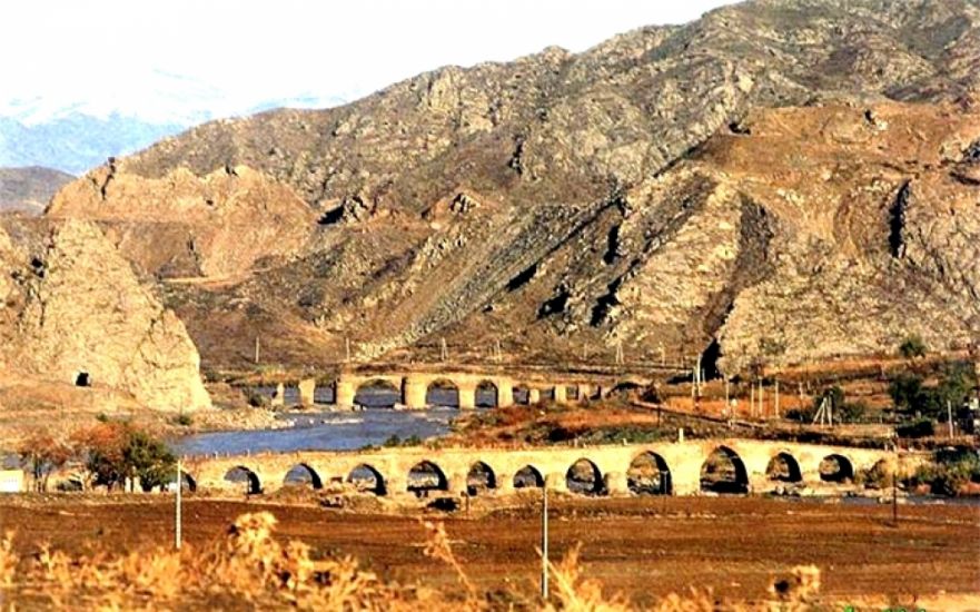 Məşhur jurnal Xudafərin körpüsünün fotosunu paylaşdı