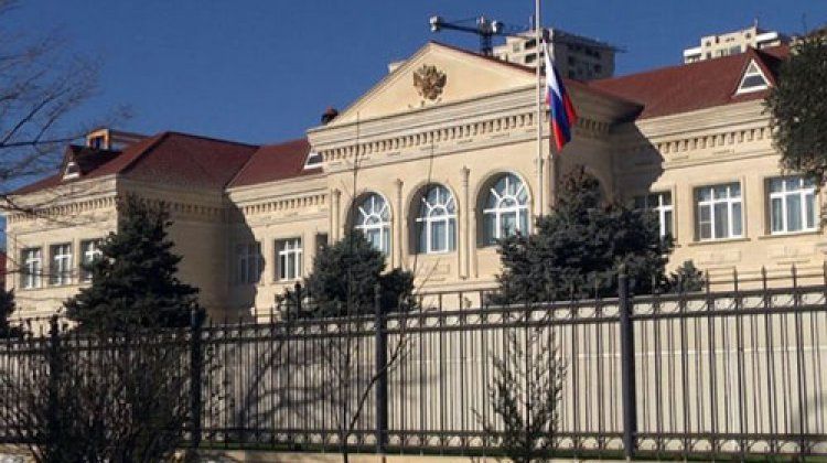 Rusiya səfirliyi xəstəxanada ölən yeniyetmə ilə bağlı məlumat yaydı
