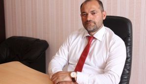 Deputatla yol polisi arasında gərginlik:           “Novxanı yolunda sürücülərdən rüşvət toplayırlar” - FOTO — foto 1