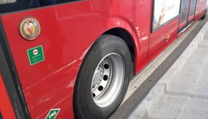 Bakıda "Bakubus" "Lexus"a çırpıldı, tıxac yarandı -         FOTO — foto 5