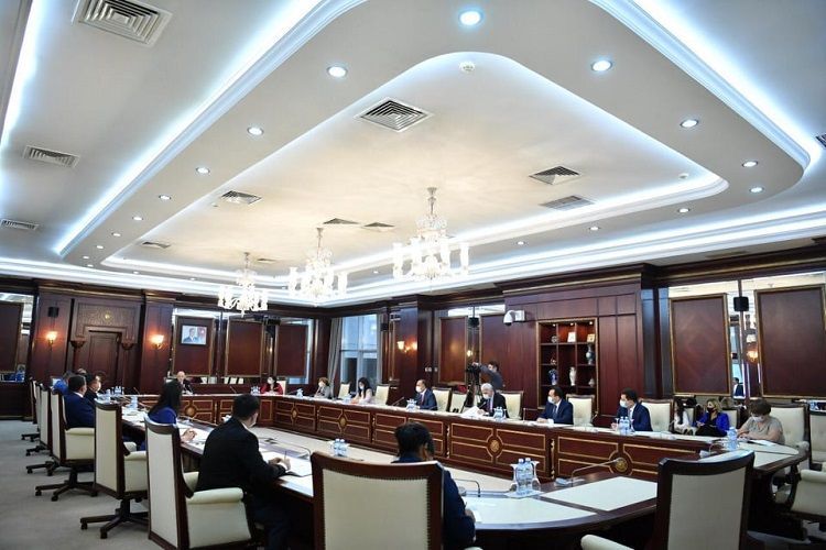Parlamentin Səhiyyə komitəsinin payız sessiyasında ilk iclası keçirildi