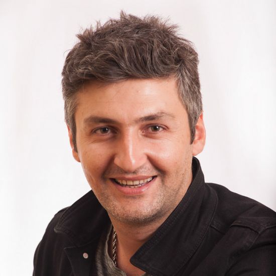 Tanınmış aktyor avtomobildə gecələyir –     "Xərcləri çatdıra bilmirəm"