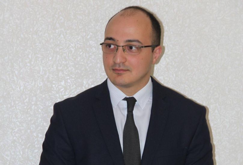 “Ermənistan bizimlə təkbətək döyüşməkdən qorxur”