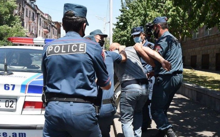 Ermənistanda polis şöbəsinin rəisi və əməkdaşları saxlanıldı
