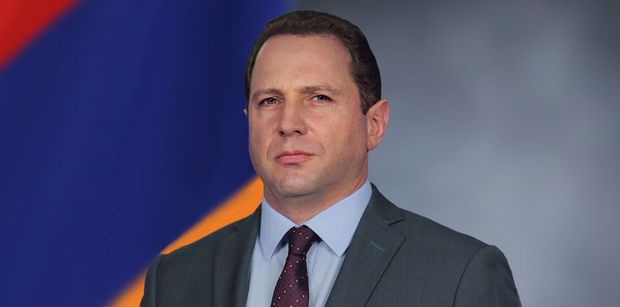 Keçmiş müdafiə nazirinin həbs müddəti uzadıldı