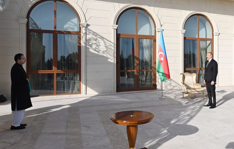 İlham Əliyev Pakistanın Azərbaycanda yeni təyin olunmuş səfirinin etimadnaməsini qəbul etdi