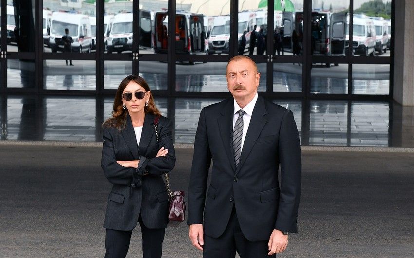İlham Əliyev və Mehriban Əliyeva yaralı hərbçilərlə görüşdülər
