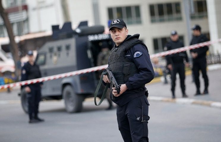 Vəkillər bürosunda atışma:     2 ölü, 3 yaralı