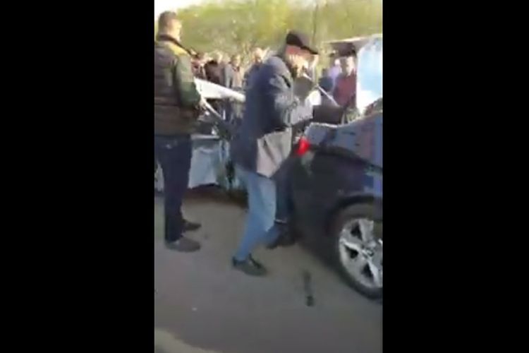 Azərbaycanda vəzifəli şəxs qəzaya düşdü -         FOTO
