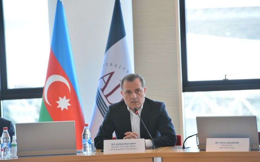 Ceyhun Bayramov müharibə sonrası inkişaf və əməkdaşlıq mövzusunda dəyirmi masada iştirak etdi