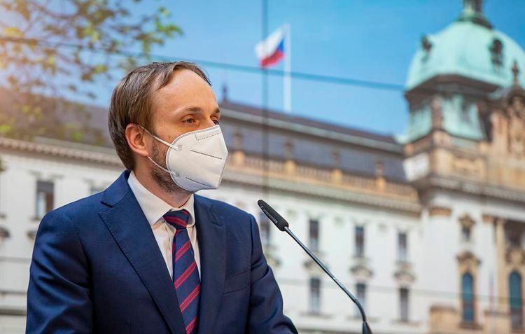 Çexiya Rusiya səfirliyinin 63 əməkdaşını ölkədən çıxarır