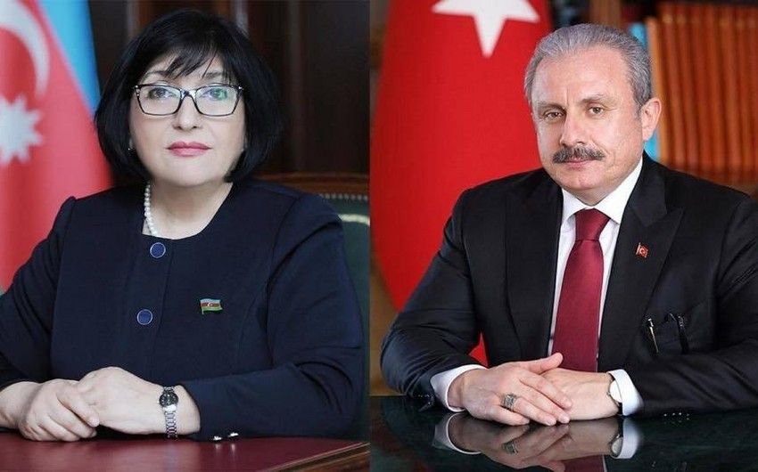 Sahibə Qafarova Mustafa Şentopla telefonla danışdı